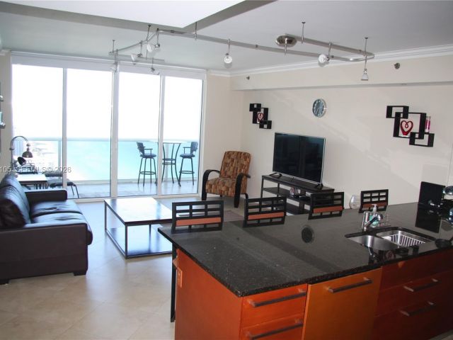 Apartment for rent  Unit #4212 - photo 7499245