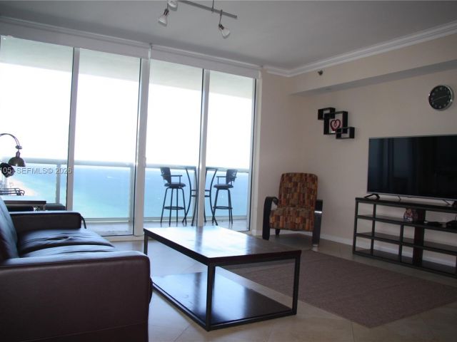 Apartment for rent  Unit #4212 - photo 7499250