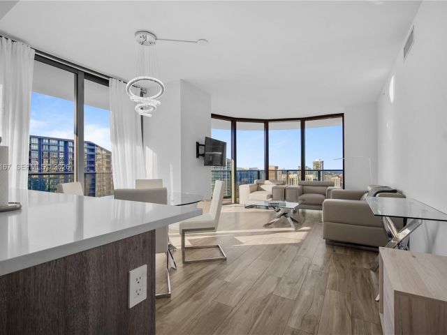 Apartment for sale  Unit #4509 - photo 7452393