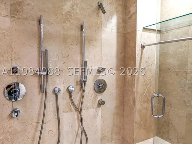 2-bedroom condo for sale in Miami Beach - 6000 Collins Ave 111 - MondialRealty