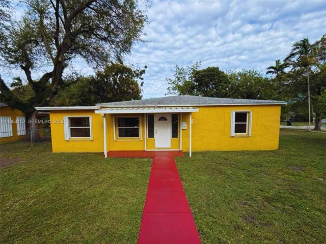 Home for rent at 14215 NE 9th Ave 14215 - photo 7475236