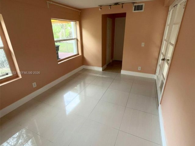 Home for rent at 14215 NE 9th Ave 14215 - photo 7475248