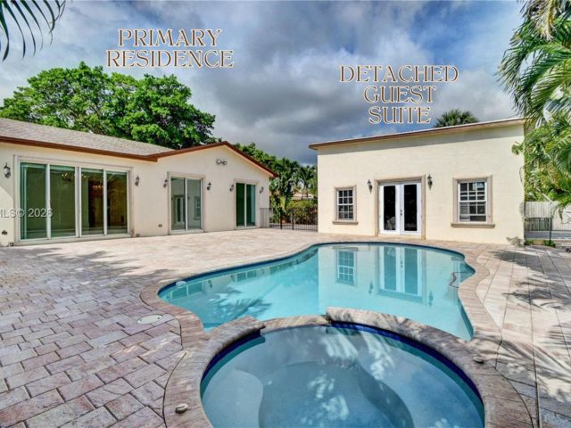 Home for rent at 117 NW 8th Street - photo 7453159