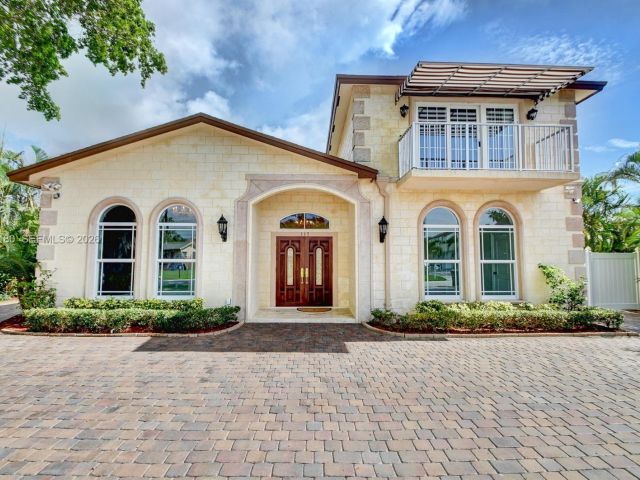 Home for rent at 117 NW 8th Street - photo 7453160