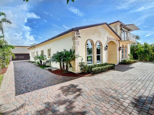 Home for rent at 117 NW 8th Street - photo 7453162