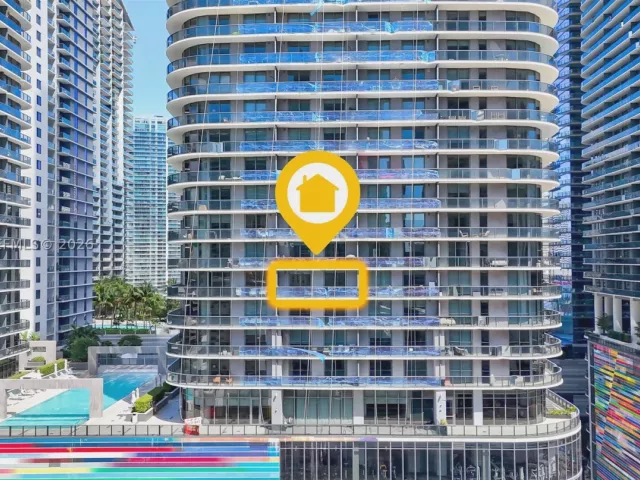 1-bedroom condo for sale in Miami - 45 SW 9th St 1405 - MondialRealty