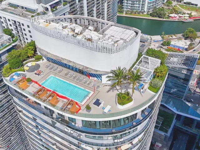 1-bedroom condo for sale in Miami - 45 SW 9th St 1405 - MondialRealty
