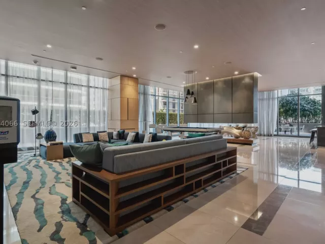 1-bedroom condo for sale in Miami - 45 SW 9th St 1405 - MondialRealty