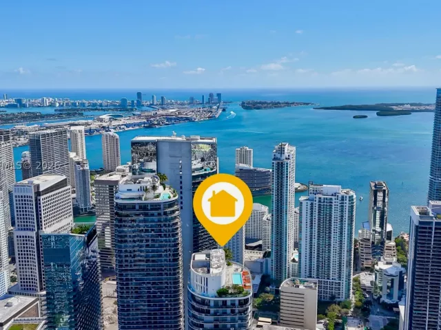 1-bedroom condo for sale in Miami - 45 SW 9th St 1405 - MondialRealty