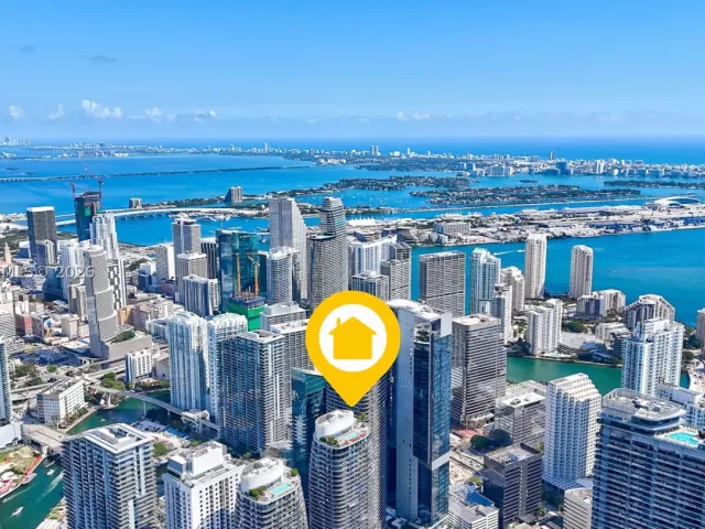1-bedroom condo for sale in Miami - 45 SW 9th St 1405 - MondialRealty