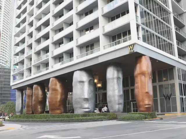 1-bedroom condo for sale in Miami - 495 Brickell Ave 1608 - MondialRealty