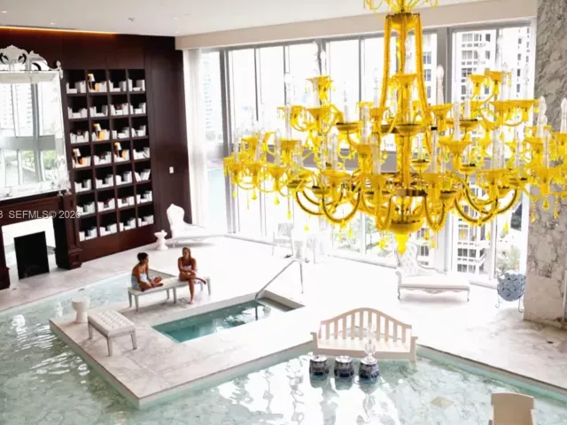 1-bedroom condo for sale in Miami - 495 Brickell Ave 1608 - MondialRealty