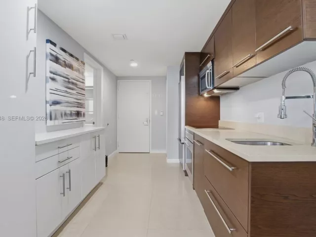 1-bedroom condo for sale in Miami - 495 Brickell Ave 1608 - MondialRealty