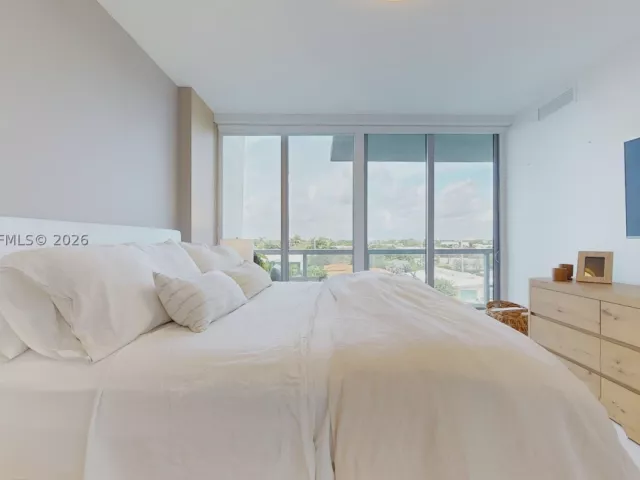 2-bedroom condo for sale in Bay Harbor Islands - 9940 W Bay Harbor Dr 5E-N - MondialRealty