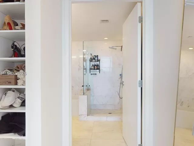 2-bedroom condo for sale in Bay Harbor Islands - 9940 W Bay Harbor Dr 5E-N - MondialRealty