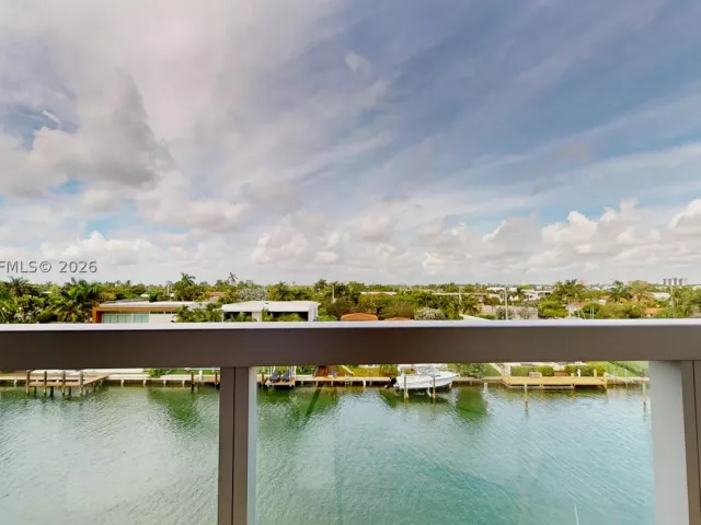 2-bedroom condo for sale in Bay Harbor Islands - 9940 W Bay Harbor Dr 5E-N - MondialRealty