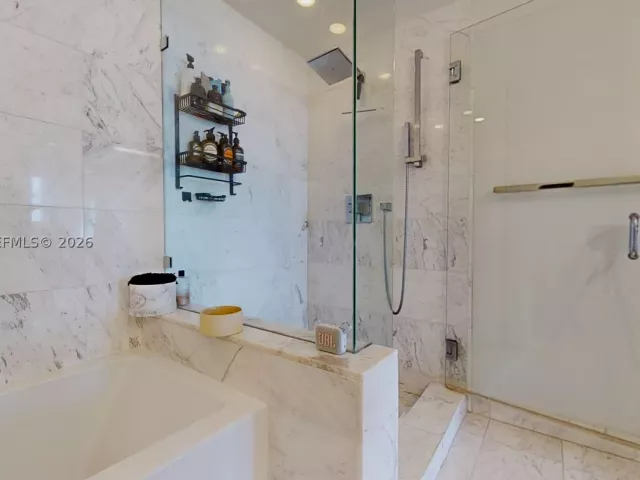 2-bedroom condo for sale in Bay Harbor Islands - 9940 W Bay Harbor Dr 5E-N - MondialRealty