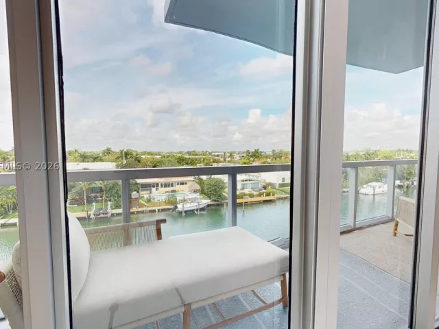 2-bedroom condo for sale in Bay Harbor Islands - 9940 W Bay Harbor Dr 5E-N - MondialRealty