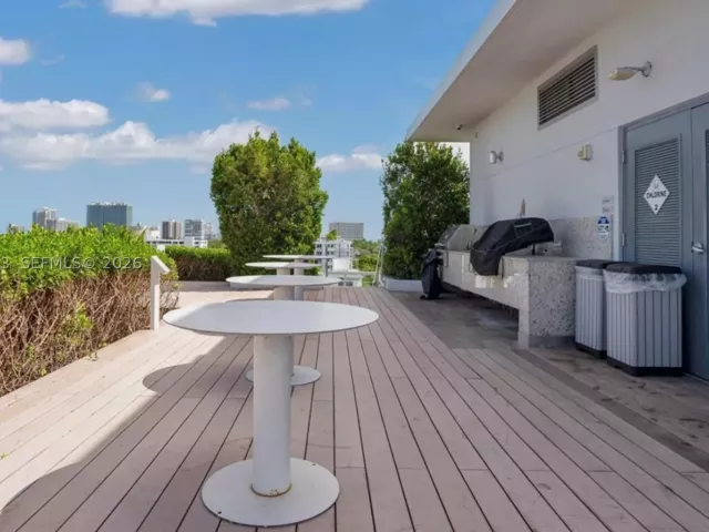 2-bedroom condo for sale in Bay Harbor Islands - 9940 W Bay Harbor Dr 5E-N - MondialRealty