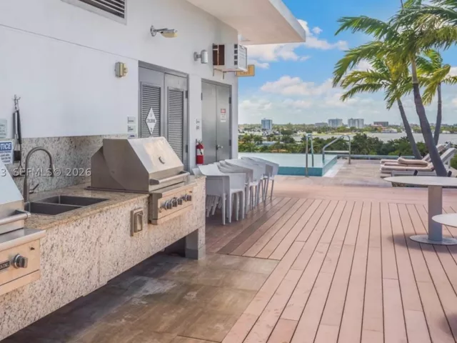 2-bedroom condo for sale in Bay Harbor Islands - 9940 W Bay Harbor Dr 5E-N - MondialRealty