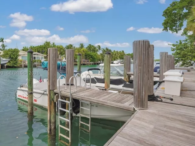2-bedroom condo for sale in Bay Harbor Islands - 9940 W Bay Harbor Dr 5E-N - MondialRealty