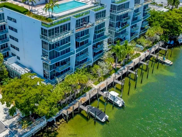 2-bedroom condo for sale in Bay Harbor Islands - 9940 W Bay Harbor Dr 5E-N - MondialRealty