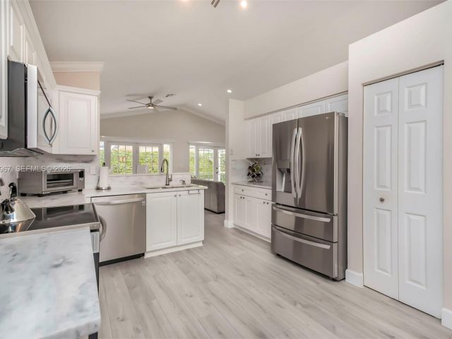 Home for rent at 11030 Harbour Springs Cir 11030 - photo 7507940