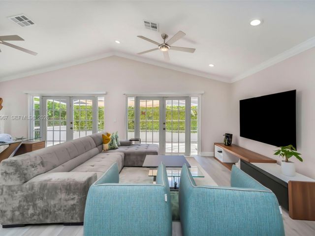 Home for rent at 11030 Harbour Springs Cir 11030 - photo 7507945