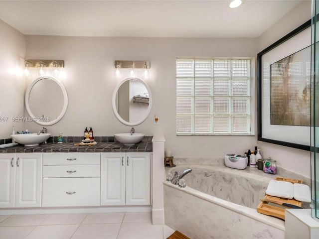 Home for rent at 11030 Harbour Springs Cir 11030 - photo 7507962