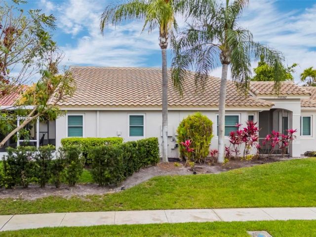 Home for rent at 11030 Harbour Springs Cir 11030 - photo 7507969