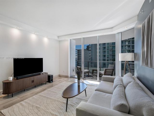 Apartment for rent  Unit #1102 - photo 7533705