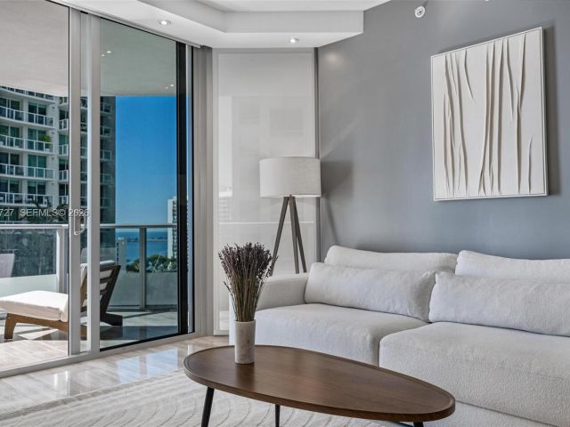 Apartment for rent  Unit #1102 - photo 7533707