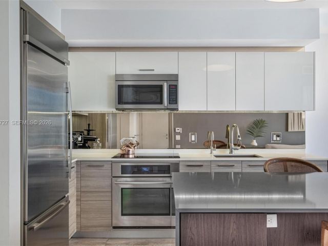 Apartment for rent  Unit #1102 - photo 7533715