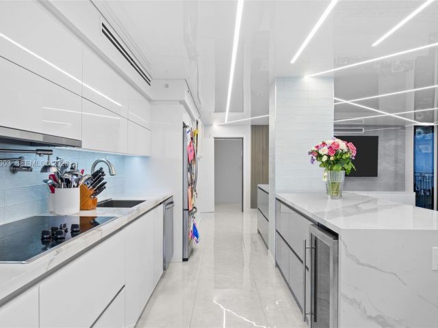 Apartment for rent  Unit #2319 - photo 7495336