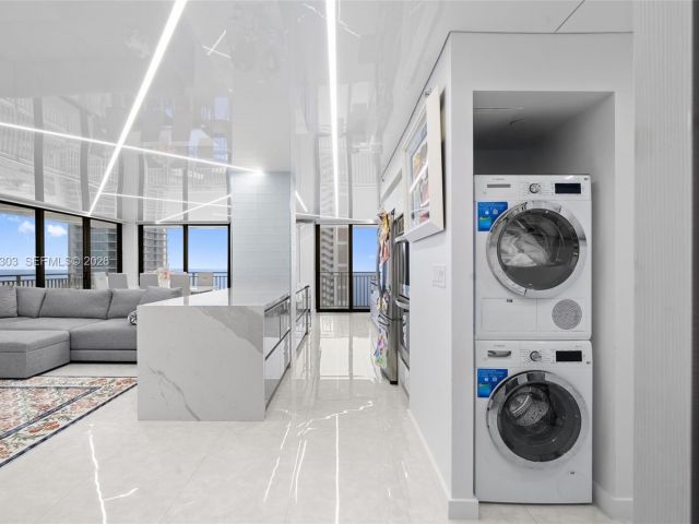 Apartment for rent  Unit #2319 - photo 7495338