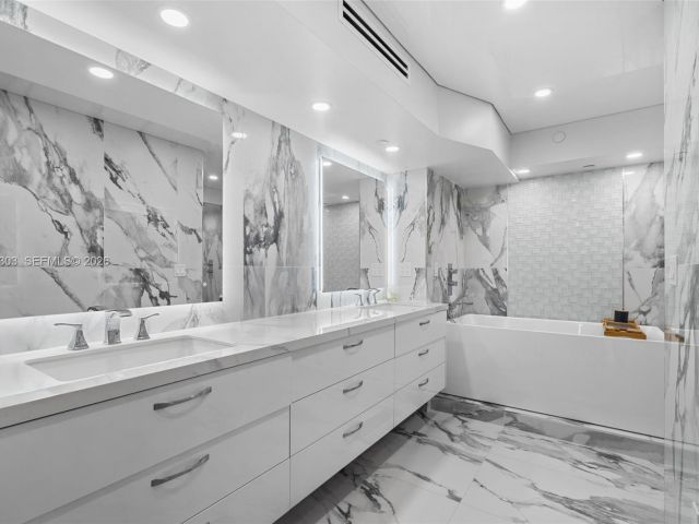 Apartment for rent  Unit #2319 - photo 7495340