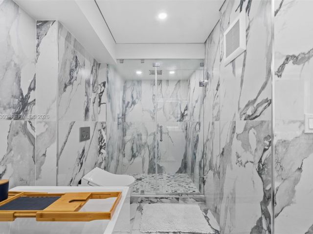 Apartment for rent  Unit #2319 - photo 7495341