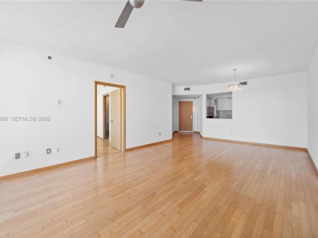 Apartment for rent  Unit #3206 - photo 7533667