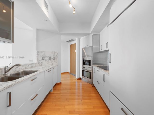 Apartment for rent  Unit #3206 - photo 7533670