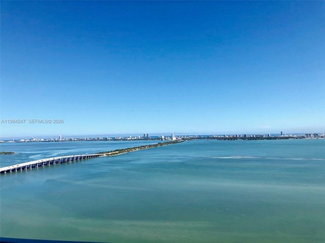 Apartment for rent  Unit #3705 - photo 7491277