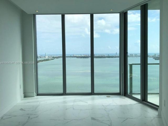 Apartment for rent  Unit #3705 - photo 7491279