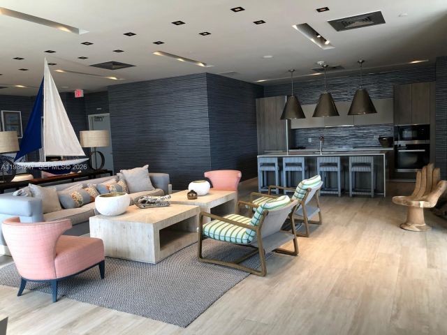 Apartment for rent  Unit #3705 - photo 7491289