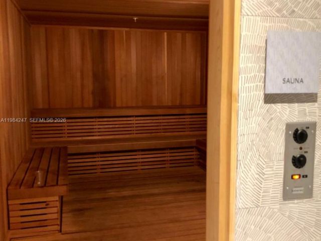 Apartment for rent  Unit #3705 - photo 7491290