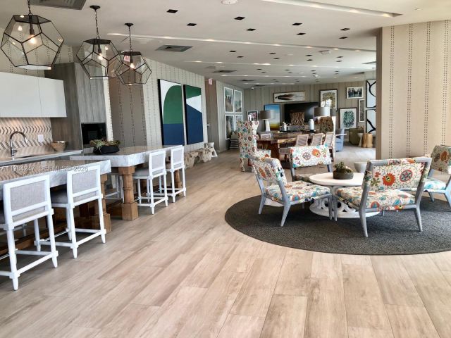 Apartment for rent  Unit #3705 - photo 7491296