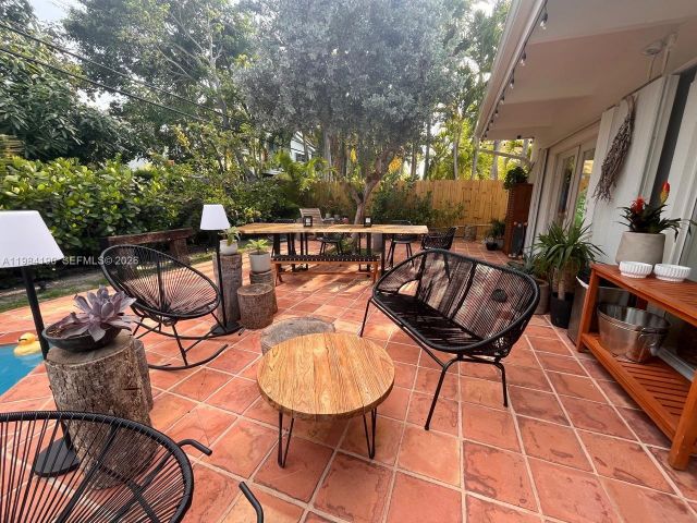 4-bedroom home for rent in Key Biscayne - 240 Greenwood Dr 240 - MondialRealty