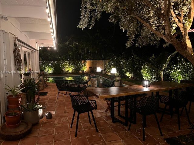 4-bedroom home for rent in Key Biscayne - 240 Greenwood Dr 240 - MondialRealty