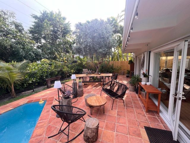 4-bedroom home for rent in Key Biscayne - 240 Greenwood Dr 240 - MondialRealty