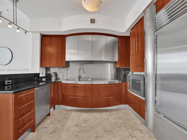 Apartment for rent  Unit #PH206 - photo 7495973