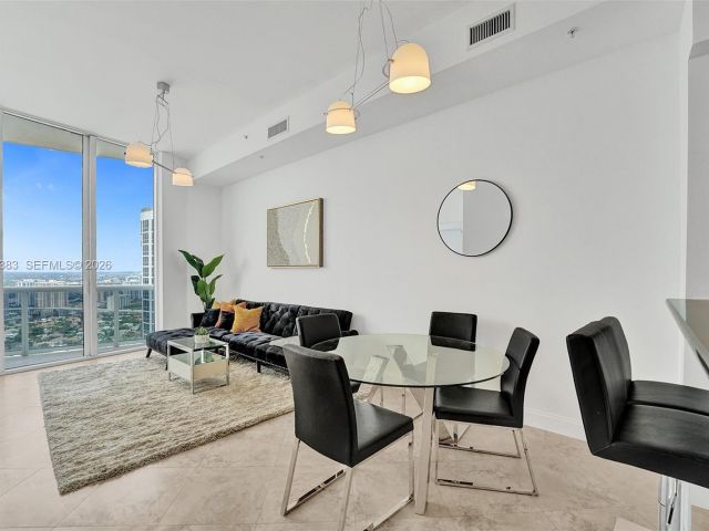 Apartment for rent  Unit #PH206 - photo 7495977