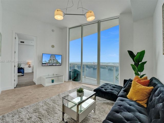 Apartment for rent  Unit #PH206 - photo 7495983